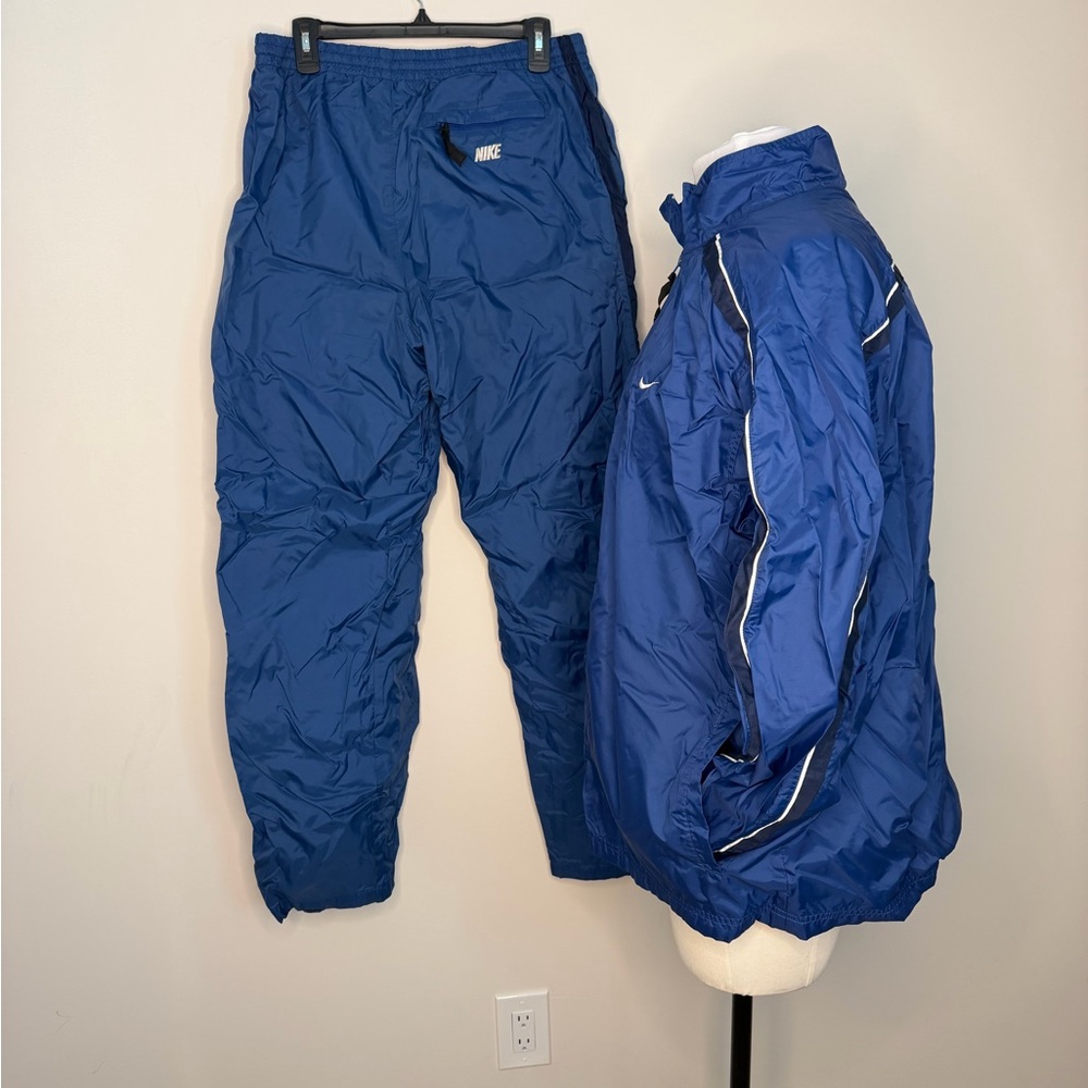 Nike Men's Blue Windbreaker Jacket and Pants - Picture 2 of 8